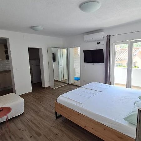 Apartmani Mlinar - Studio Apartment Гребащиця Екстер'єр фото