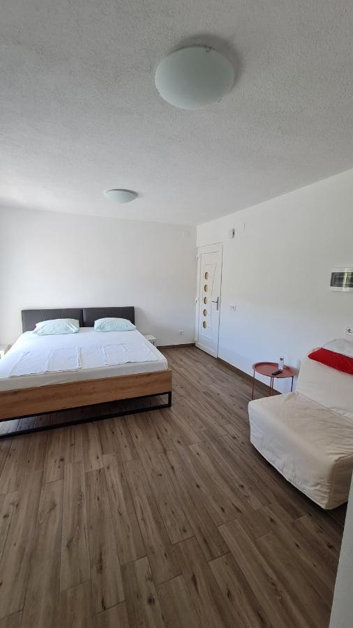 Apartmani Mlinar - Studio Apartment Гребащиця Екстер'єр фото