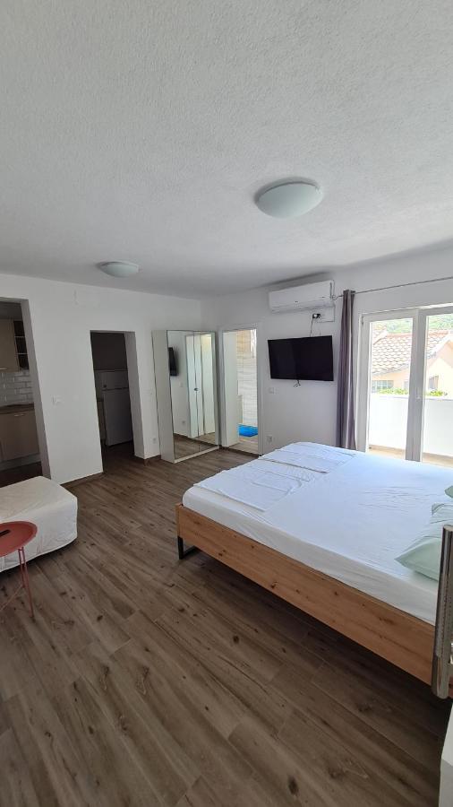 Apartmani Mlinar - Studio Apartment Гребащиця Екстер'єр фото