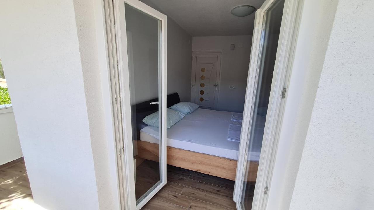 Apartmani Mlinar - Studio Apartment Гребащиця Екстер'єр фото